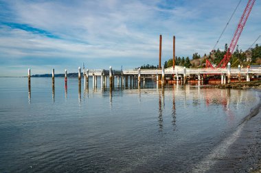 Redondo Beach, Washington 'da yeni bir rıhtım inşaatı.