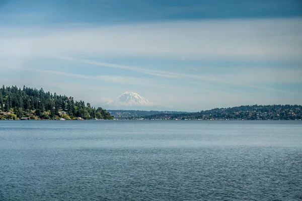 Pohled na Mount Rainier od Seward parku — Stock fotografie