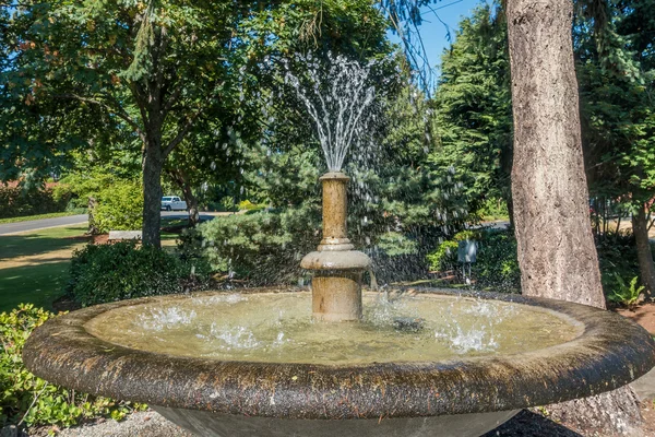 Жилой фонтан 1 — стоковое фото