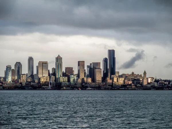 Seattle Skyline reflektioner — Stockfoto