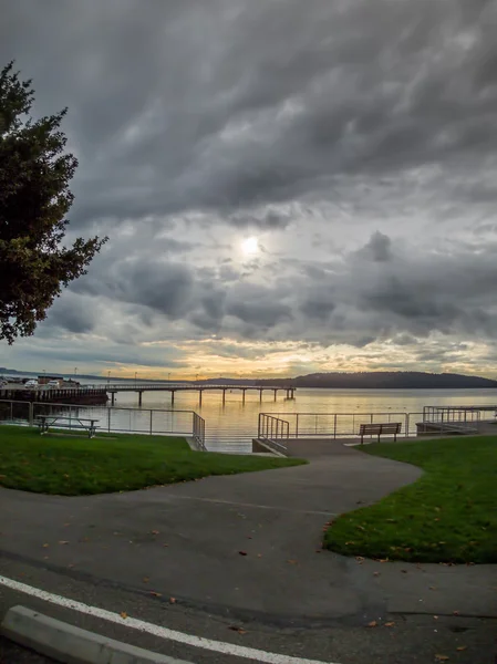 Solnedgång vid Des Moines Marina — Stockfoto