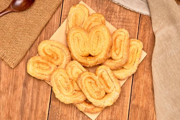 Pão Doce Mexicano Orelhas Uma Mesa Madeira Com Espaço Cópia — Fotografia de Stock