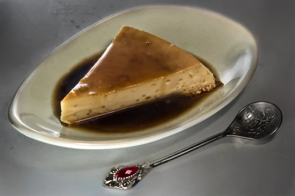 Vietnamca Flan bölümü (Kem börek)