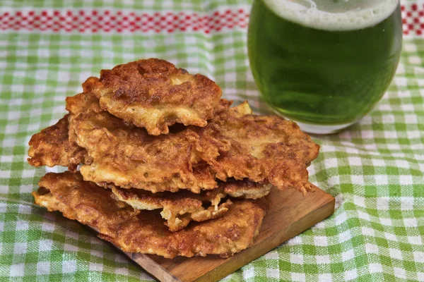İrlanda patates gözlemesi St. Patrick'ın gün temalı ayarı