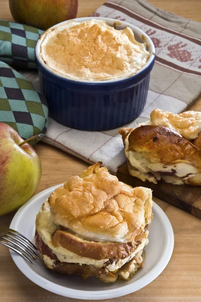 Ekmek pudding stiliyle elma çek veya Almanca - Zemlovka, Semmellauflauf
