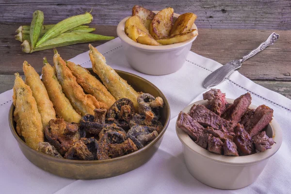 Cajun style  grilled entrecote, with deep fried okra, mushrooms — Stock Photo, Image