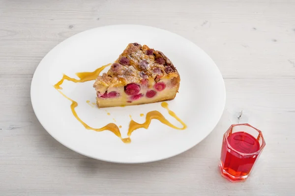 Fransızca kiraz Clafoutis pasta