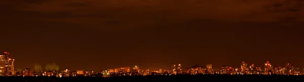 Ufuktaki gece şehri