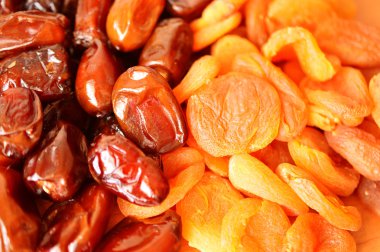 Tarih ve kuru kayısı