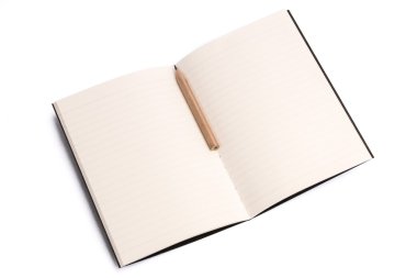 Küçük klasik defter ile ahşap kalem