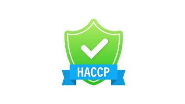 HACCP - Tehlike Analizi Kritik Kontrol Noktaları ikonu ödül veya onay işareti ile. Hareket grafikleri.