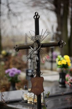 eski Demir Haç mezarlıkta