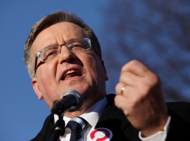 Bronislaw Komorowski tarafından başkanlık kampanyasında başlamasından