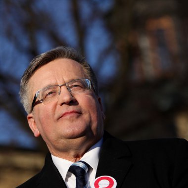 Bronislaw Komorowski tarafından başkanlık kampanyasında başlamasından