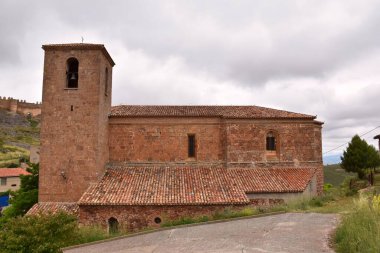 Clavijo 'daki La Asuncin Kilisesi' nin yan görüntüsü.