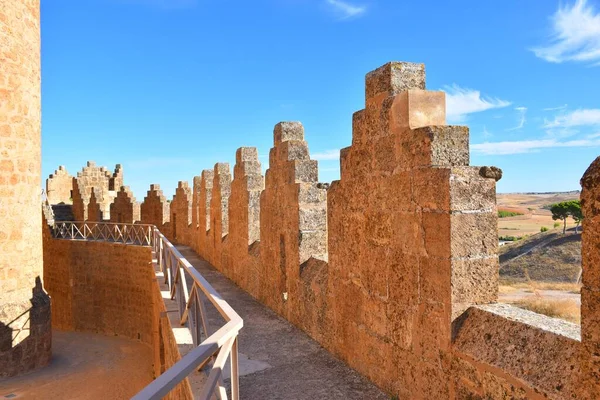 Murallas Almenas Del Castillo Belmonte —  Fotos de Stock