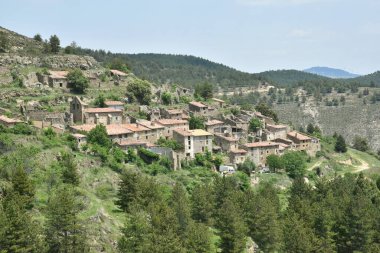 Soria ilindeki Armejun köyünün manzarası. Ekovillak olarak bir kurtarma projesiyle nakledildi..