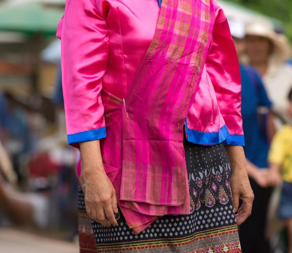 Местное женское платье на фестивале восковых фигур, Таиланд . — стоковое фото