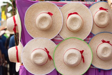 Geçit balmumu Festivali'nde geleneksel Tay şapkalı dekorasyon.