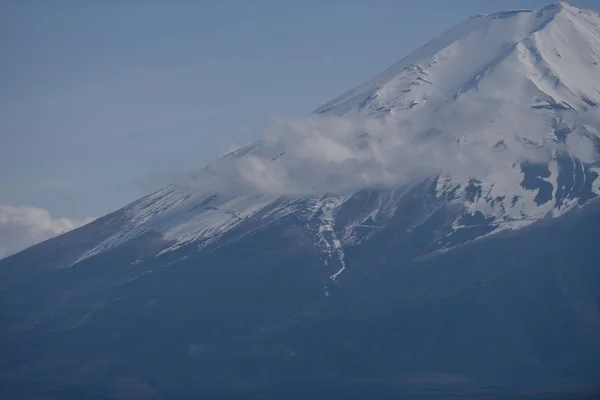 Z pokrywy śnieżnej zimą zamknięta górę Fuji — Zdjęcie stockowe