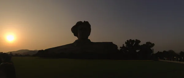 Silhueta da estátua do presidente Mao em Changsha, China — Fotografia de Stock