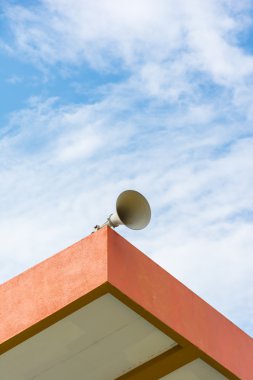 Hoparlör açık stadyum üst köşesinde