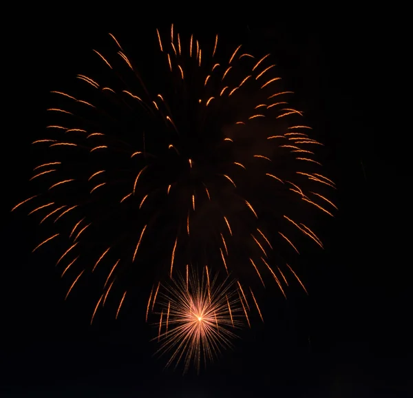 Fireworks light up the sky with dazzling display — Stock Photo, Image