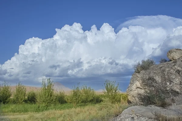 Doğa dağlar gökyüzü