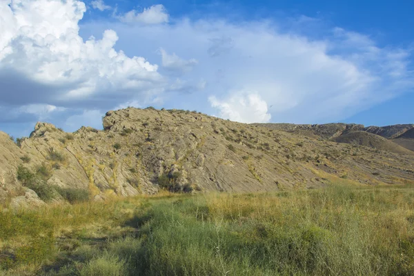 Doğa dağlar gökyüzü