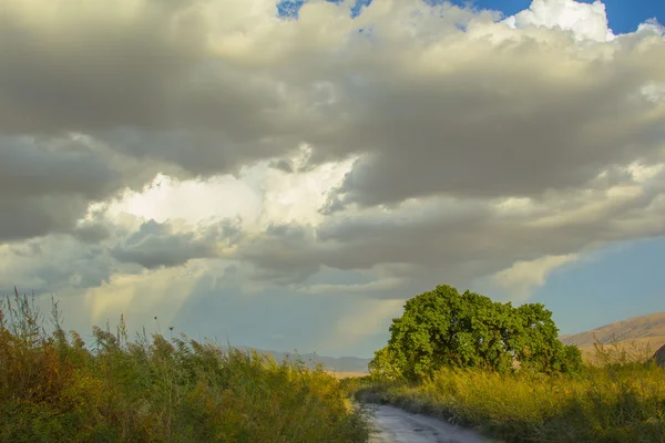 Doğa dağlar gökyüzü