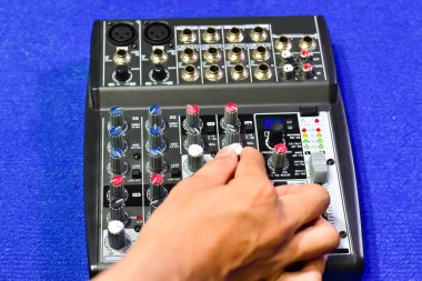 ses karıştırma konsolu