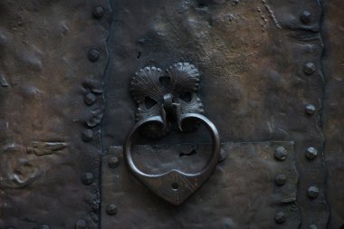 Bir Castle Strike plaka