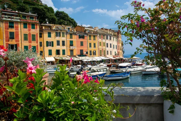 Portofino Liguriában Egy Olasz Halászfalu Üdülőhely Híres Festői Kikötőjéről Történelmi — Stock Fotó