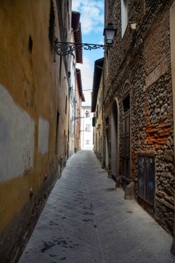 Pistoia, İtalya 'nın Toskana bölgesinin aynı adı taşıyan ve Floransa' nın yaklaşık 30 kilometre kuzeybatısında yer alan bir şehri ve komünü. 
