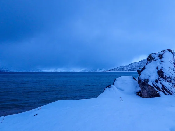 挪威Kvaloya岛冬季的景观 — 图库照片