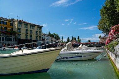 Peschiera del Garda, İtalya 'nın Veneto eyaletinde yer alan bir şehirdir.. 