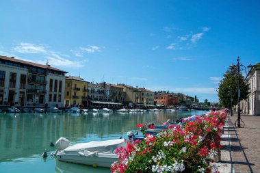 Peschiera del Garda, İtalya 'nın Veneto eyaletinde yer alan bir şehirdir.. 