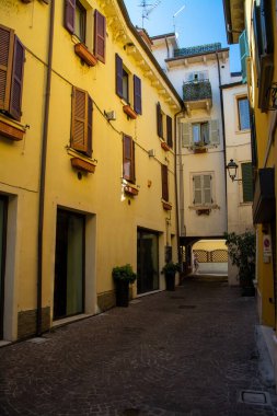 Peschiera del Garda, İtalya 'nın Veneto eyaletinde yer alan bir şehirdir.. 