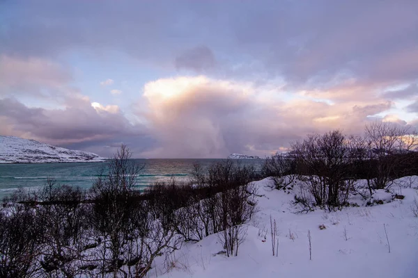 冬の風景 ノルウェーのKvaloya島 — ストック写真