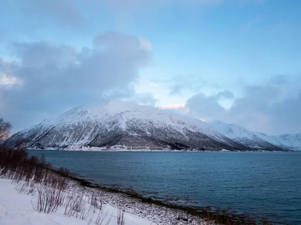 Krajobraz Zimą Wyspie Kvaloya Norwegii — Zdjęcie stockowe