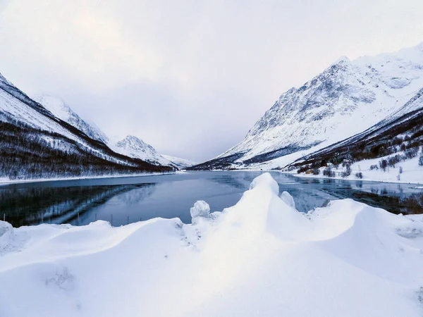 Invierno Kjosen Isla Kvaloya Kaldfjord Noruega — Foto de Stock