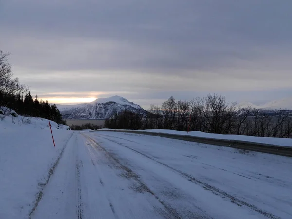 Jalan Antara Olderdalen Dan Nordmannvik Norwegia Musim Dingin — Stok Foto