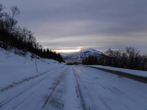 Jalan Antara Olderdalen Dan Nordmannvik Norwegia Musim Dingin — Stok Foto