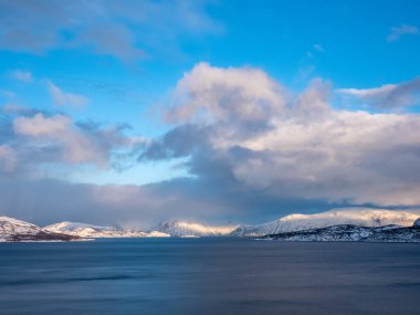 Norveç 'teki Kafjord Komünü' nün kışın manzarası.