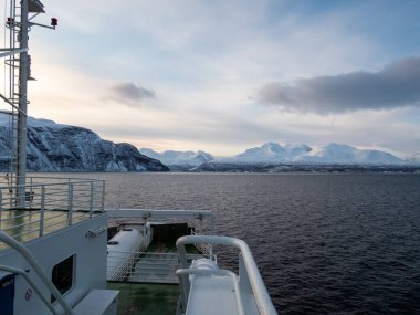 Lyngen Alpleri Norveç 'in kuzeydoğusunda Tromso şehrinin doğusunda yer alan bir dağ silsilesidir..