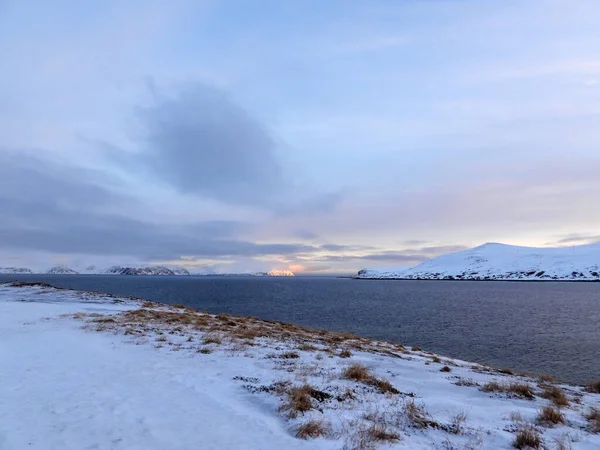 ノルウェーのポルサンゲルフィヨルドの冬の風景 — ストック写真