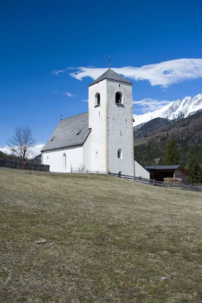 Romański kościół St. Nikolaus, Matrei, Austria — Zdjęcie stockowe