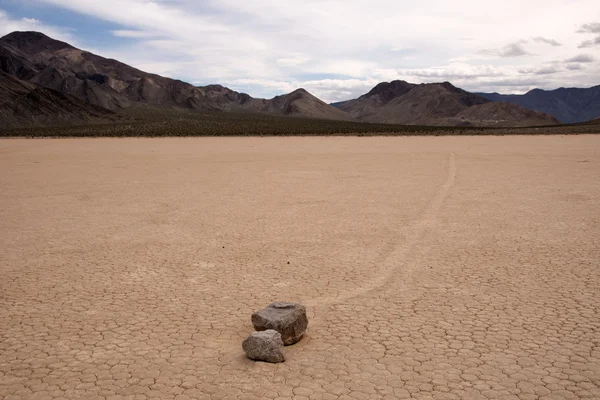 Ruchome skały, Dolina śmierci Np, California, Stany Zjednoczone Ameryki — Zdjęcie stockowe