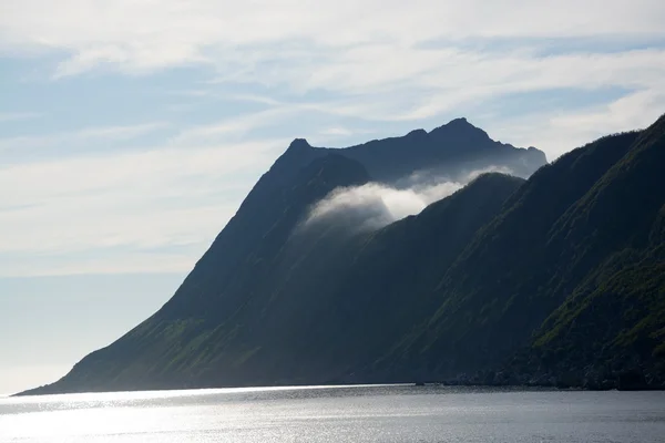 Mountain Manestind, Senja, Norway — Zdjęcie stockowe