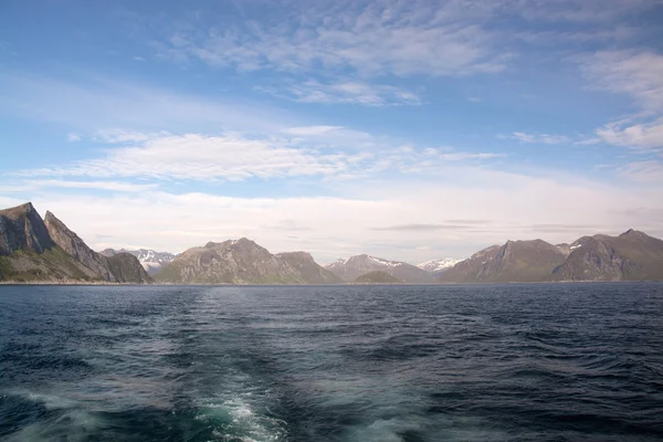 Gryllefjorden e Torskefjorden, Senja, Norvegia — Foto Stock